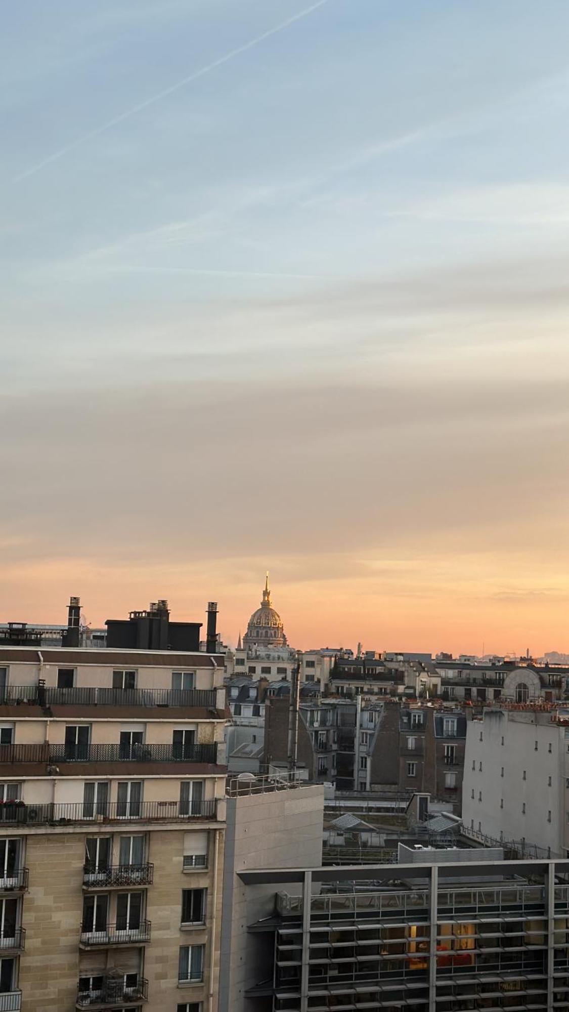 Appartement Tour Eiffel - *