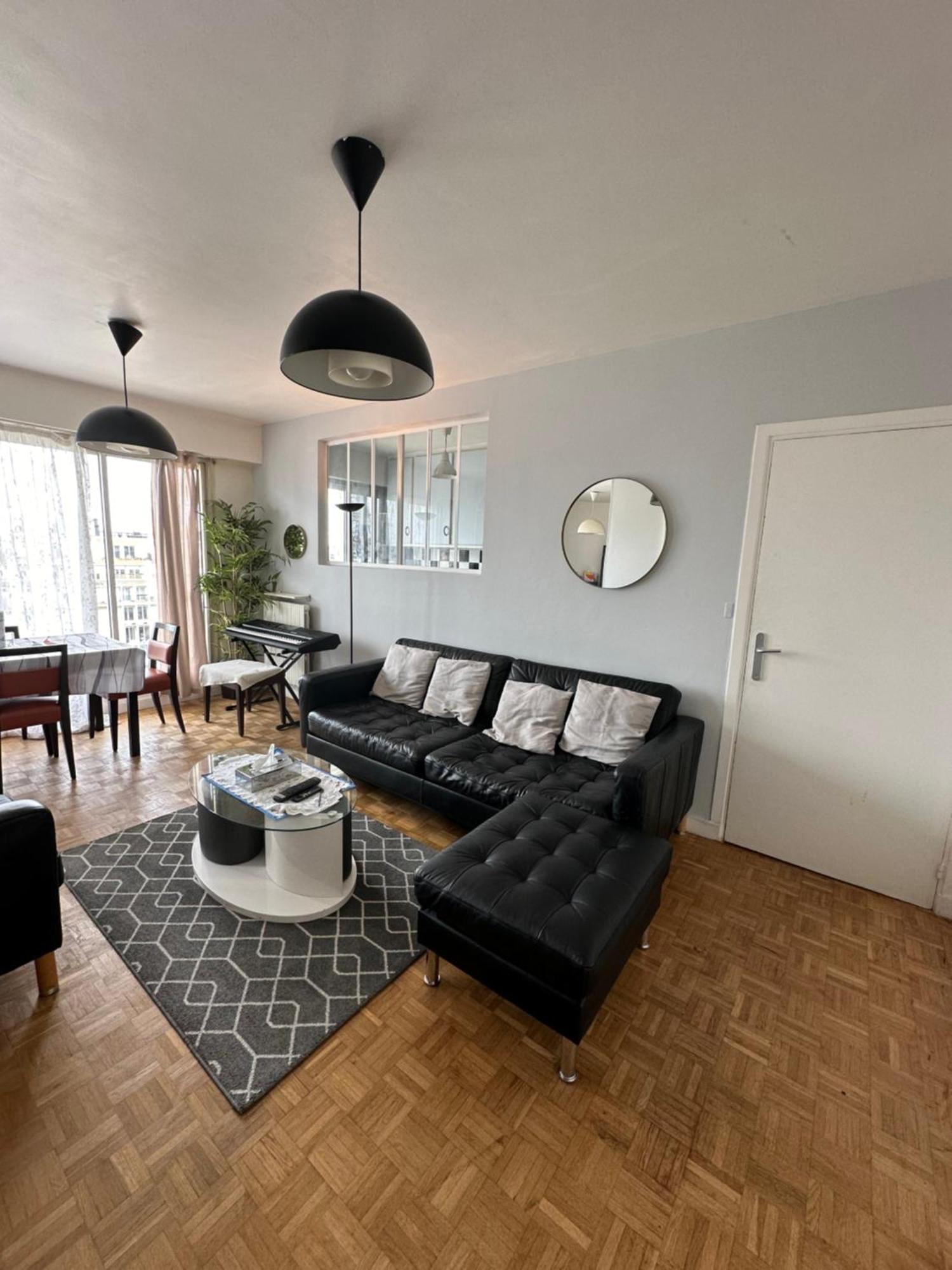 Appartement Tour Eiffel - *