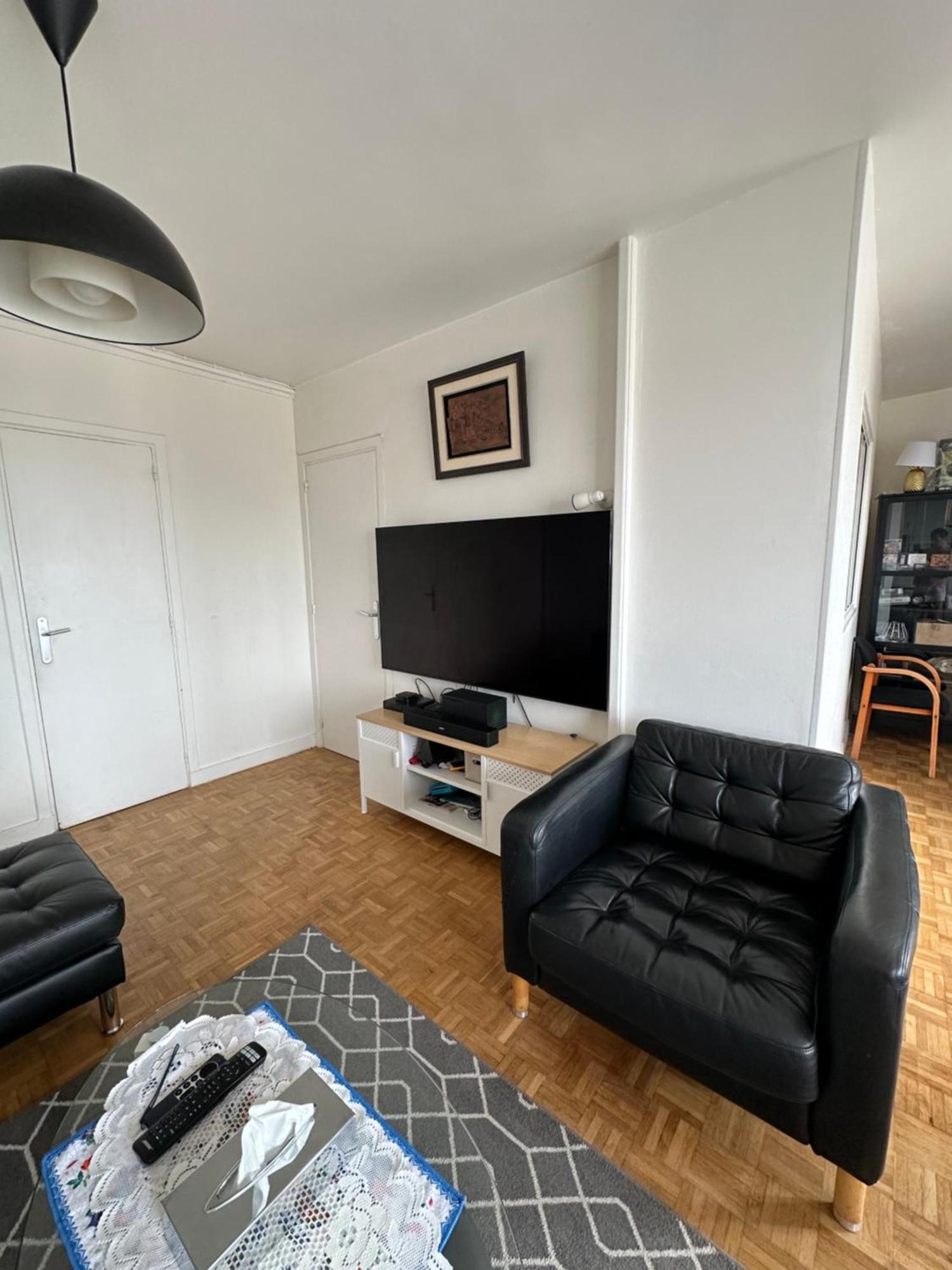 Appartement Tour Eiffel - *