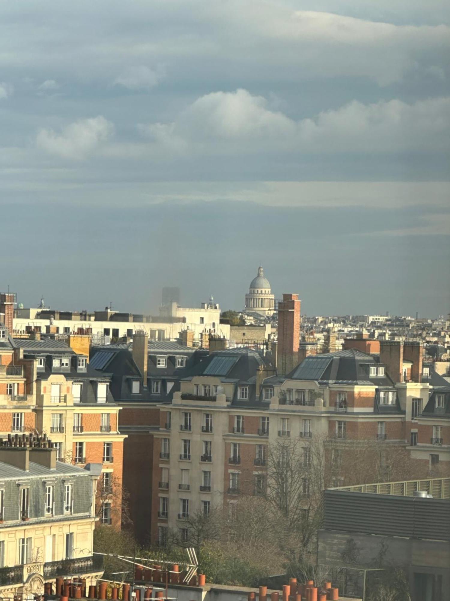 Appartement Tour Eiffel - *